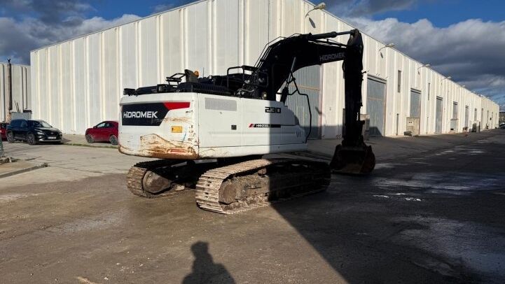 HIDROMEK  HMK 230LC-4